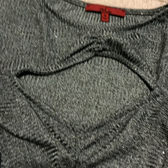 Red by BKE Ruched Metallic Cut Out Top - Picture 3 of 5